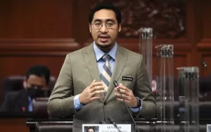 Ketua Pemuda Bersatu Wan Ahmad Fayhsal Wan Ahmad Kamal berkata undang-undang yang sama akan 'melindungi' kanak-kanak daripada kandungan sedemikian.